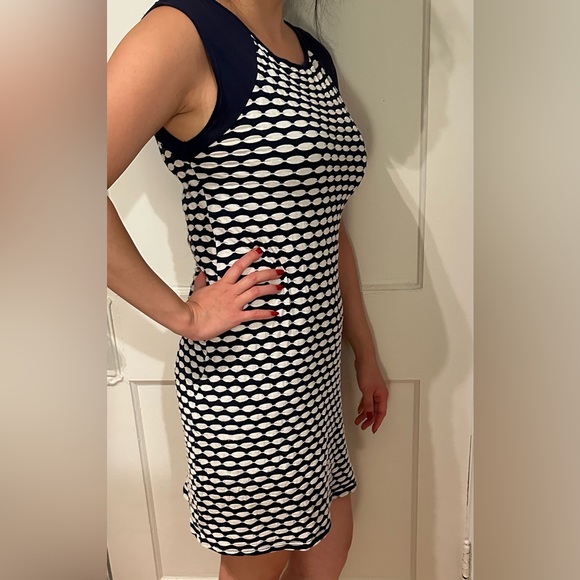 Cute blue and white dress 🌚 - Picture 3 of 3